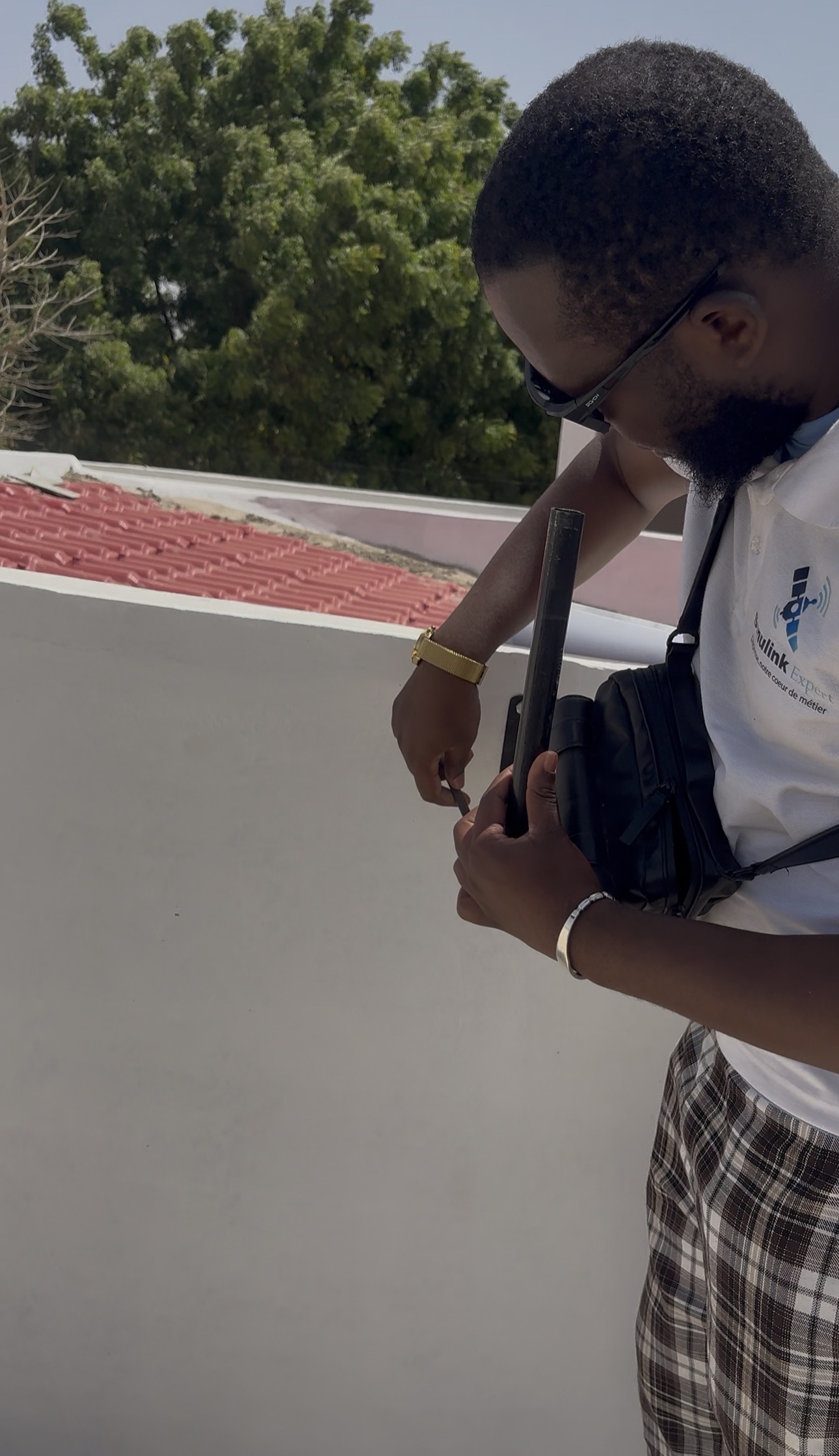 Signal satellite max